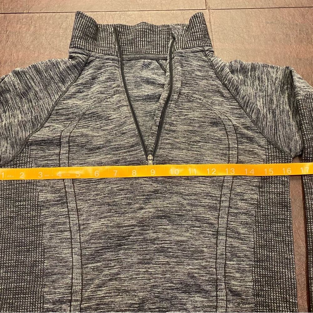 Lululemon Swiftly Wool, size 6(8), EUC